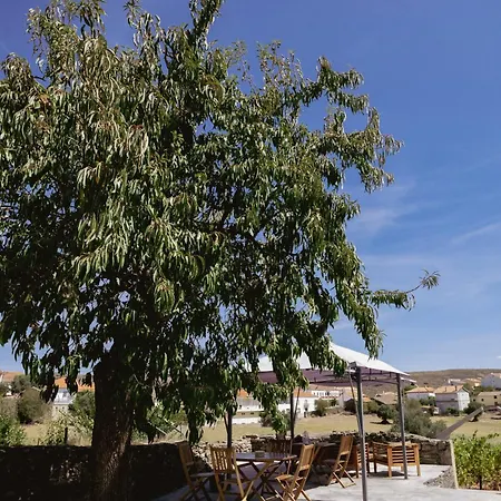 Casa Dos Primos בית הארחה