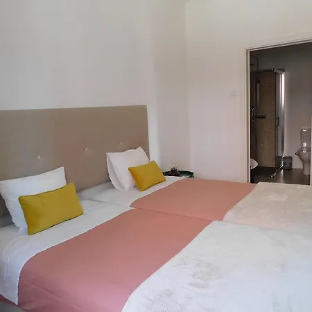 בית הארחה Casa Dos Primos 3*